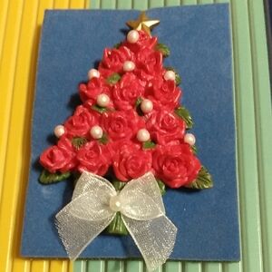 Vtg Red Roses Christmas Tree Avon Pin 2001 Y2K